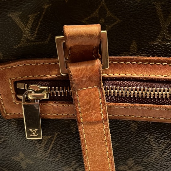 Authentic Louis Vuitton - Picture 11 of 12
